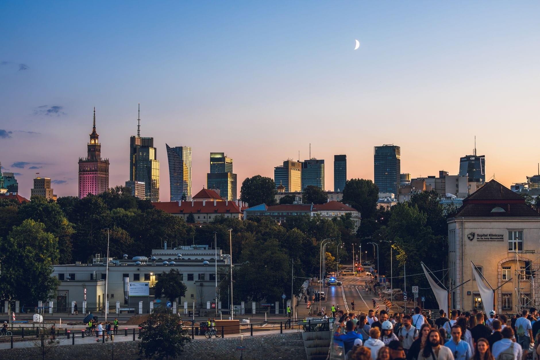Najpiękniejsze miejskie festiwale salsy: od klimatycznych plenerów po klubowe maratony